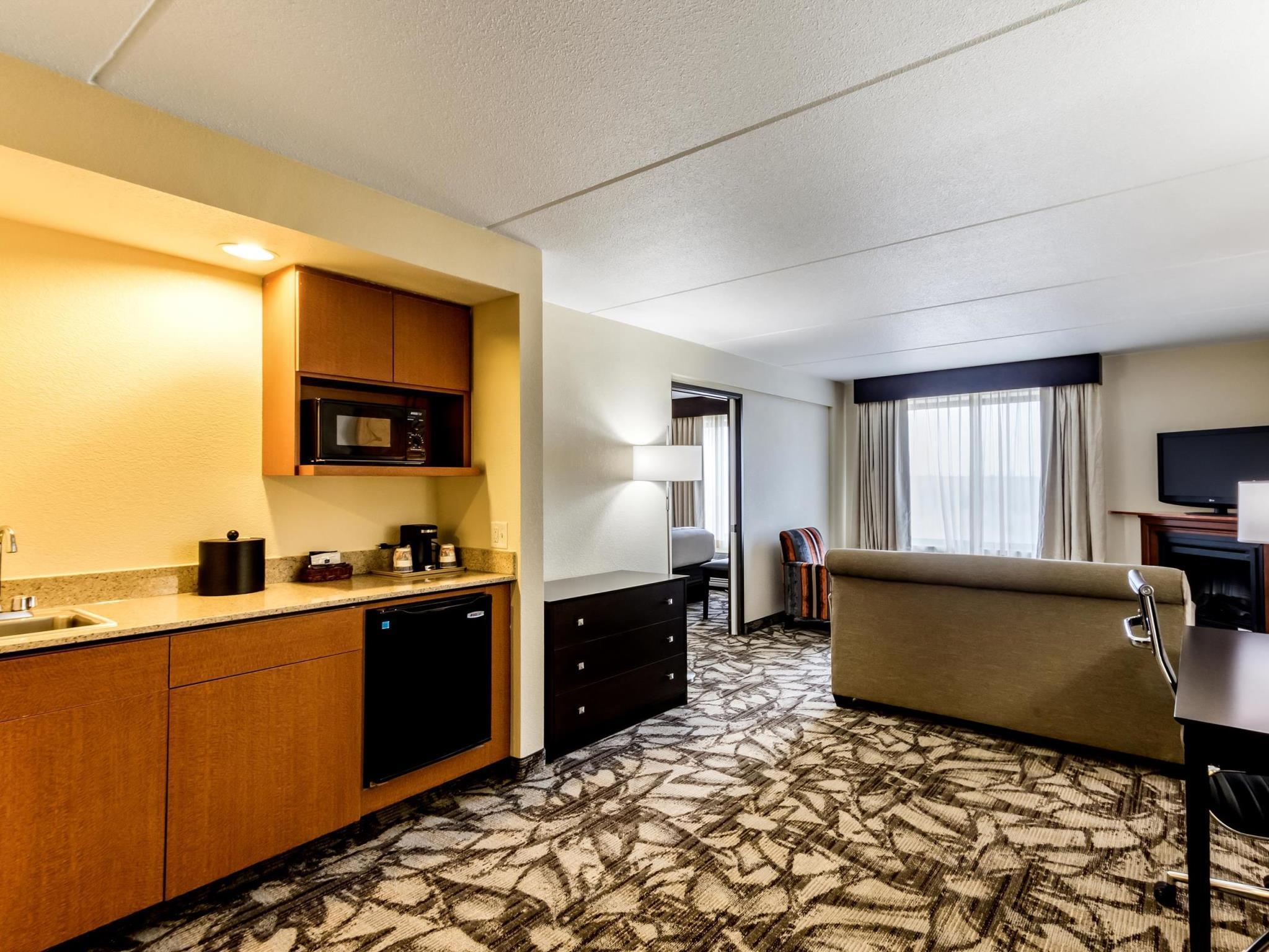 Holiday Inn Express & Suites Cedar Falls Dış mekan fotoğraf