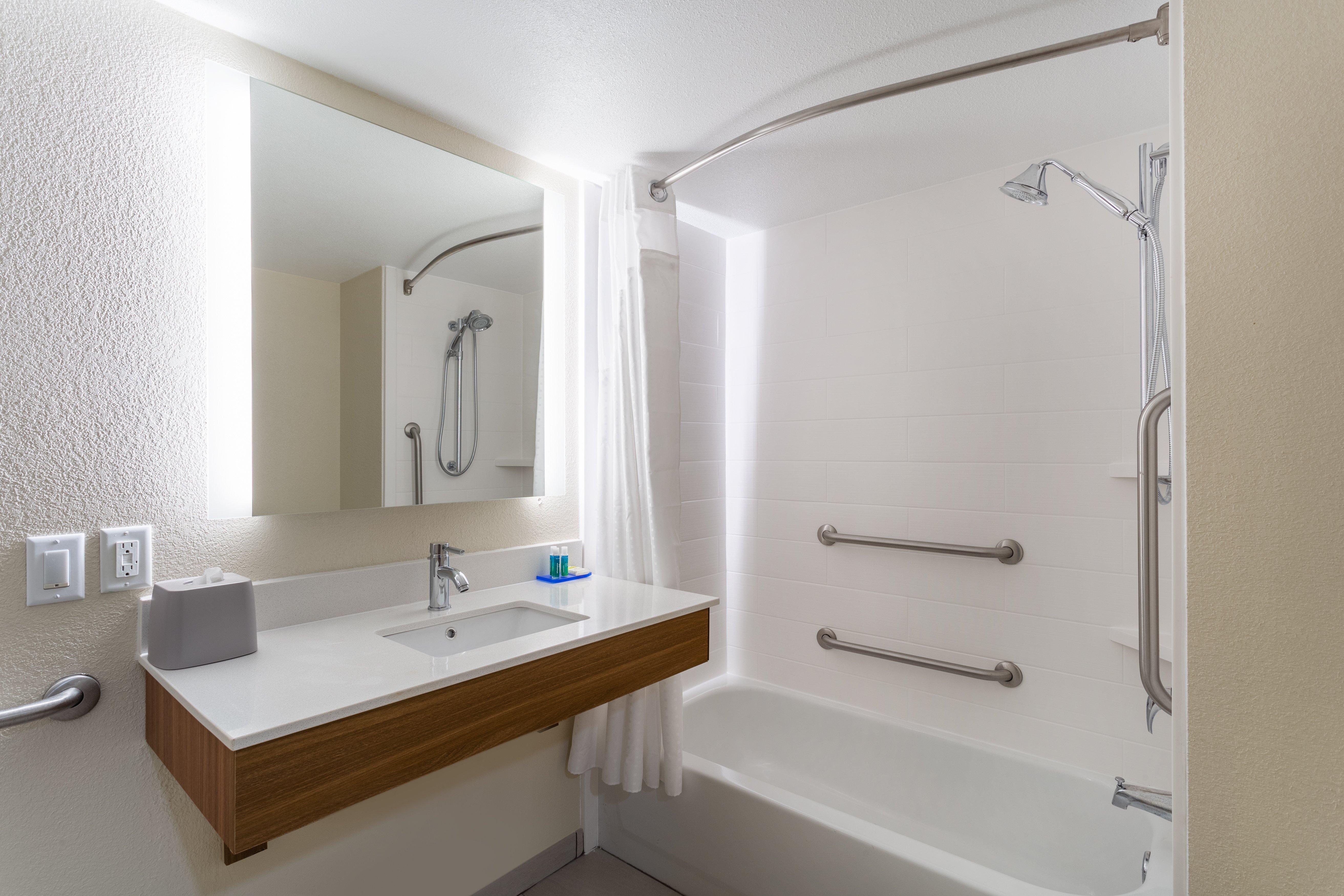 Holiday Inn Express & Suites Cedar Falls Dış mekan fotoğraf