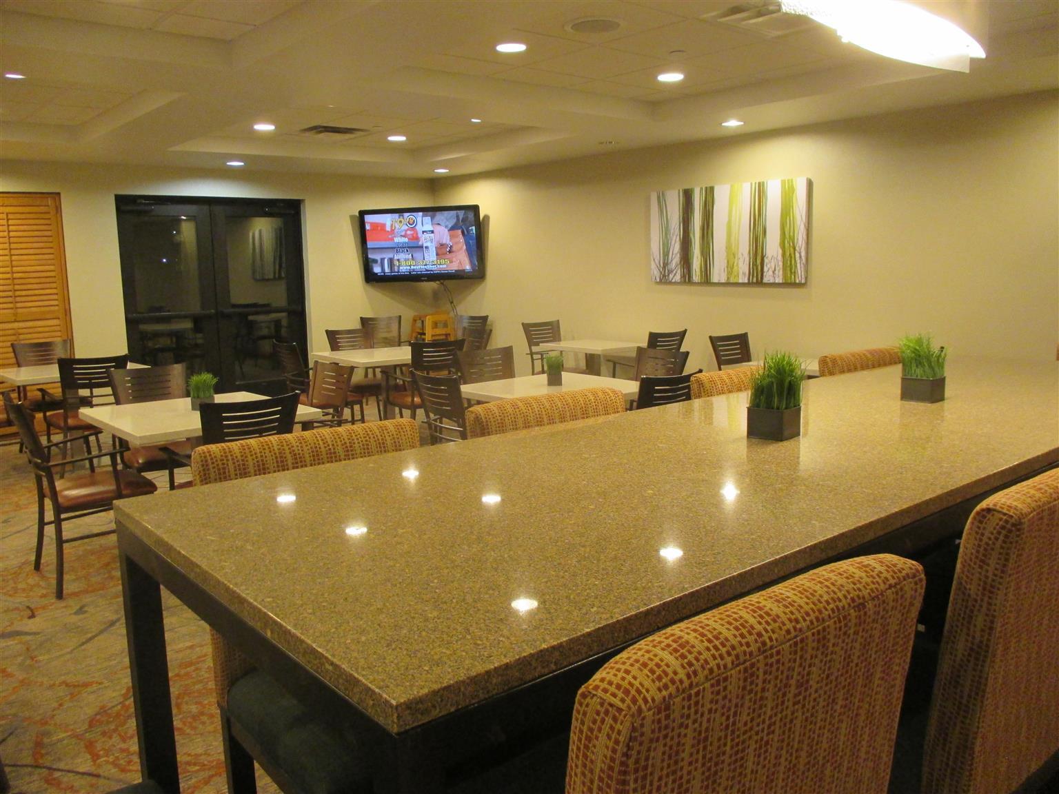 Holiday Inn Express & Suites Cedar Falls Dış mekan fotoğraf