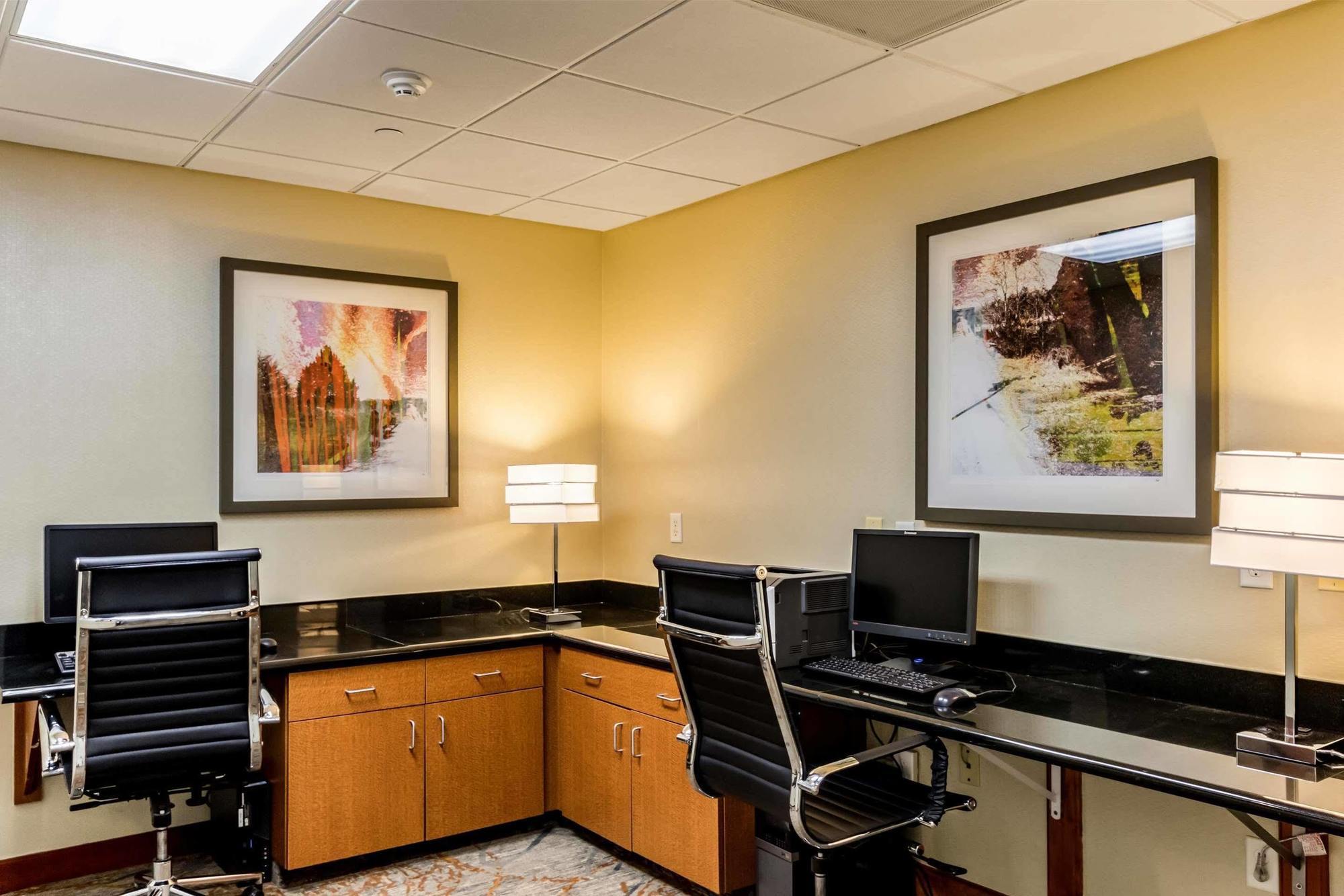 Holiday Inn Express & Suites Cedar Falls Dış mekan fotoğraf